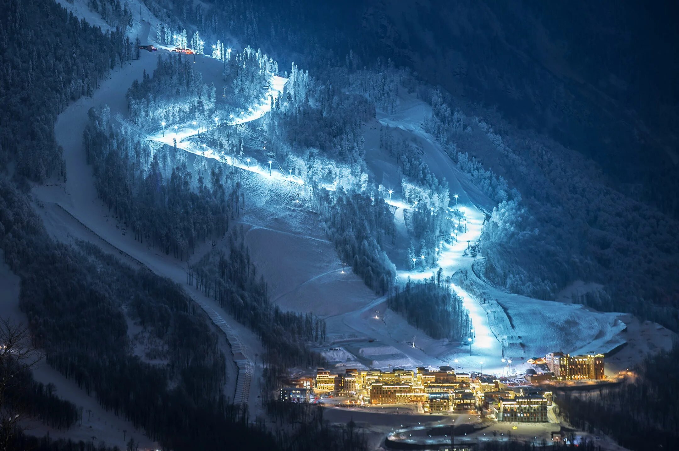 Красная поляна вечернее. Красная поляна вечернее. Красная поляна сочи. Красная поляна azimut valset apartments. Ратуша красная поляна сочи.