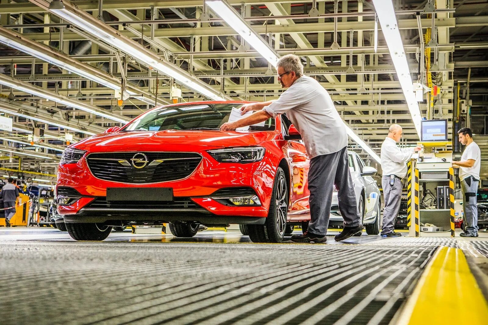 Компания opel. Завод Опель в Германии. Opel Рюссельсхайм. Завод Опель в России.