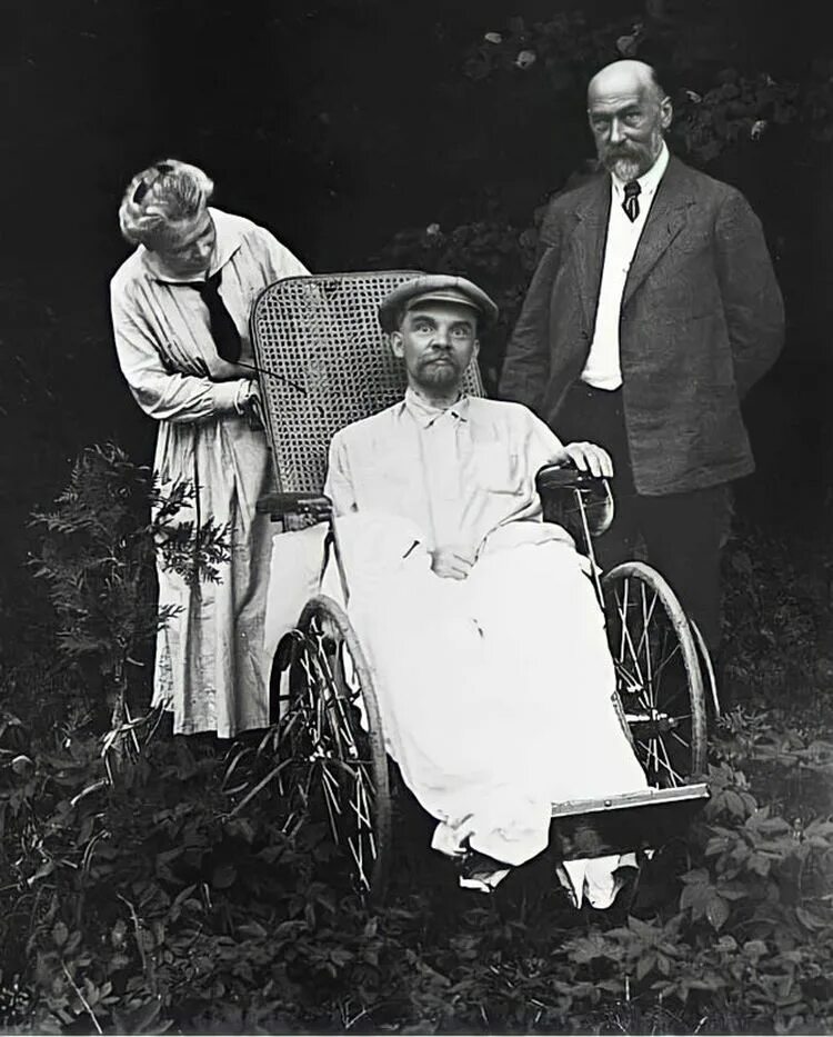 Ленин 1923 год. Ленин в горках 1921-1923. Ленин 1923. Ленин 1923. Ленин 1923.