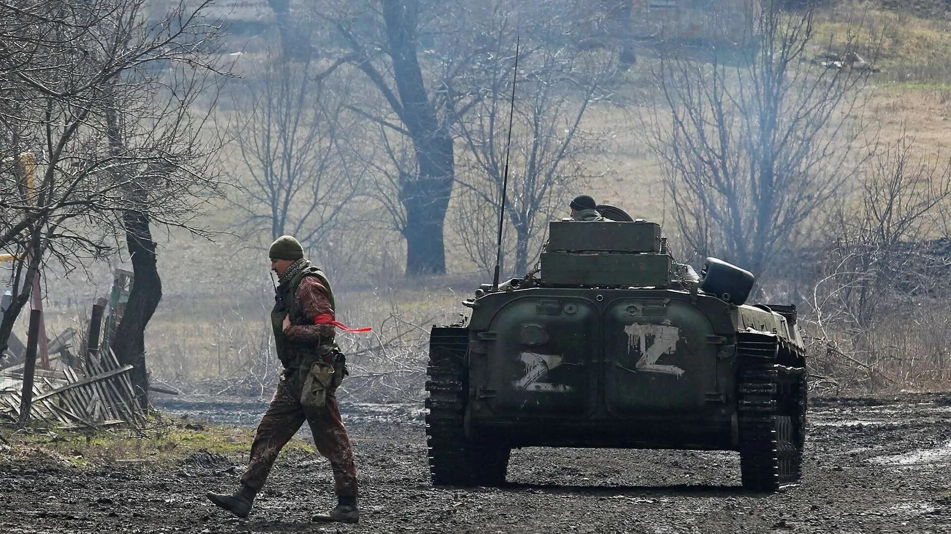 Украина z видео. Боевые действия. Русские танкисты. Украинские военные в бою.