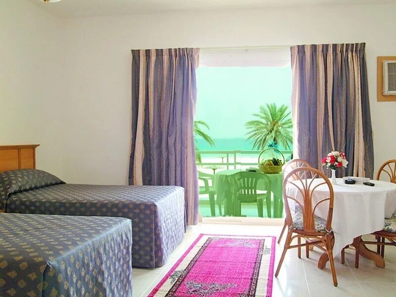 Отели в шарже. Royal hotel sharjah 3 оаэ. Оксиденталь шарджа гранд отель. Роял отель шарджа. Отели в шарже.