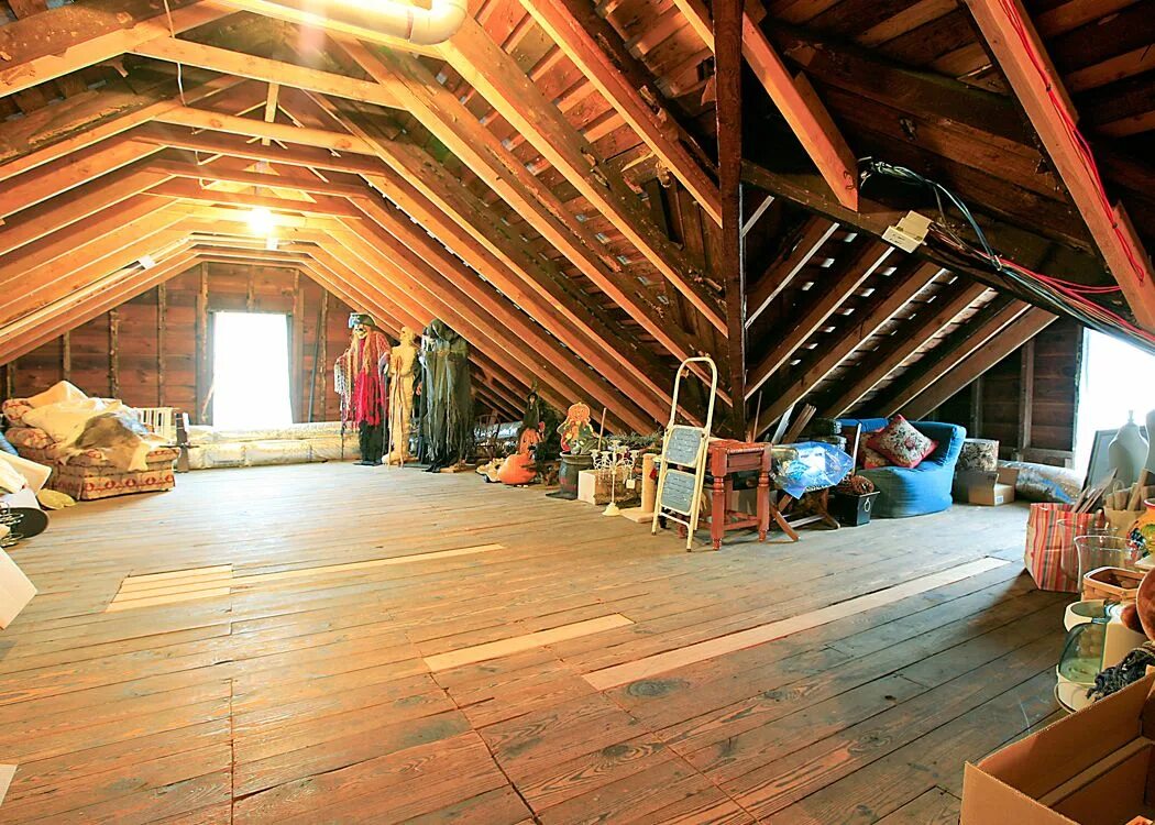 Чердак мыть. Хлам на чердаке. attic basement. воспламеняющиеся вещи на чердаке. чердак пазл.