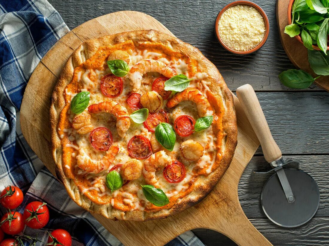 Меню вкусно пицца. Пицца в ресторане. меню пицца. пицца по деревенски. фон для меню пиццерии.