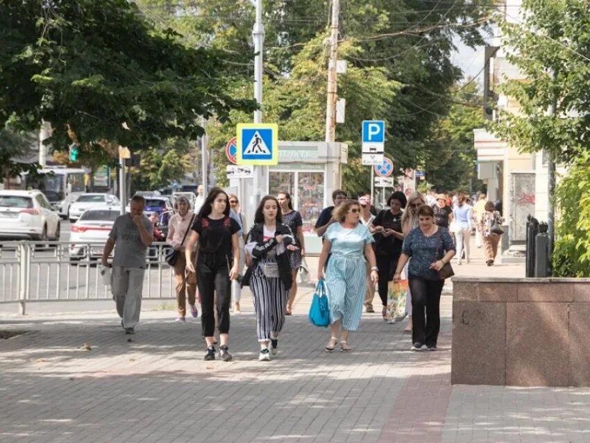 Воронеж население. Воронеж население фото. Воронеж население 2023. Люди на улицах Воронежа летом фото. Население воронежа 2024 год