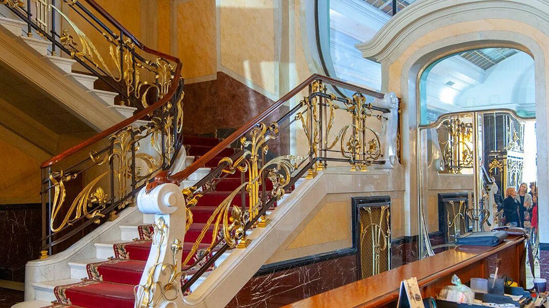 Питер зингер здание внутри. Питер зингер здание внутри. Дом компании зингер в санкт-петербурге внутри. Дом зингера в санкт-петербурге атриум. Здание zinger в санкт-петербурге.