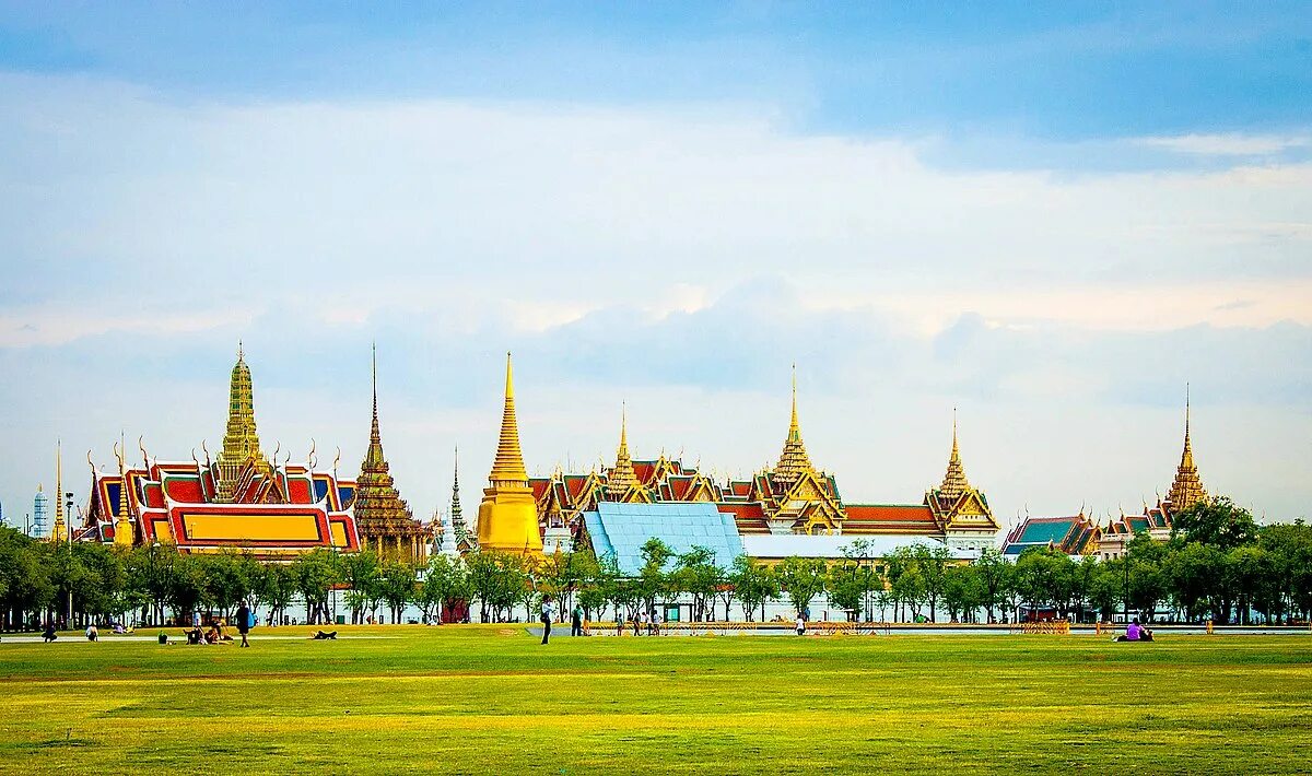 Площадь бангкока. Санам Луанг Бангкок. Королевский дворец в Бангкоке. Большой дворец (Бангкок). Пхумипон дворцы Таиланд.