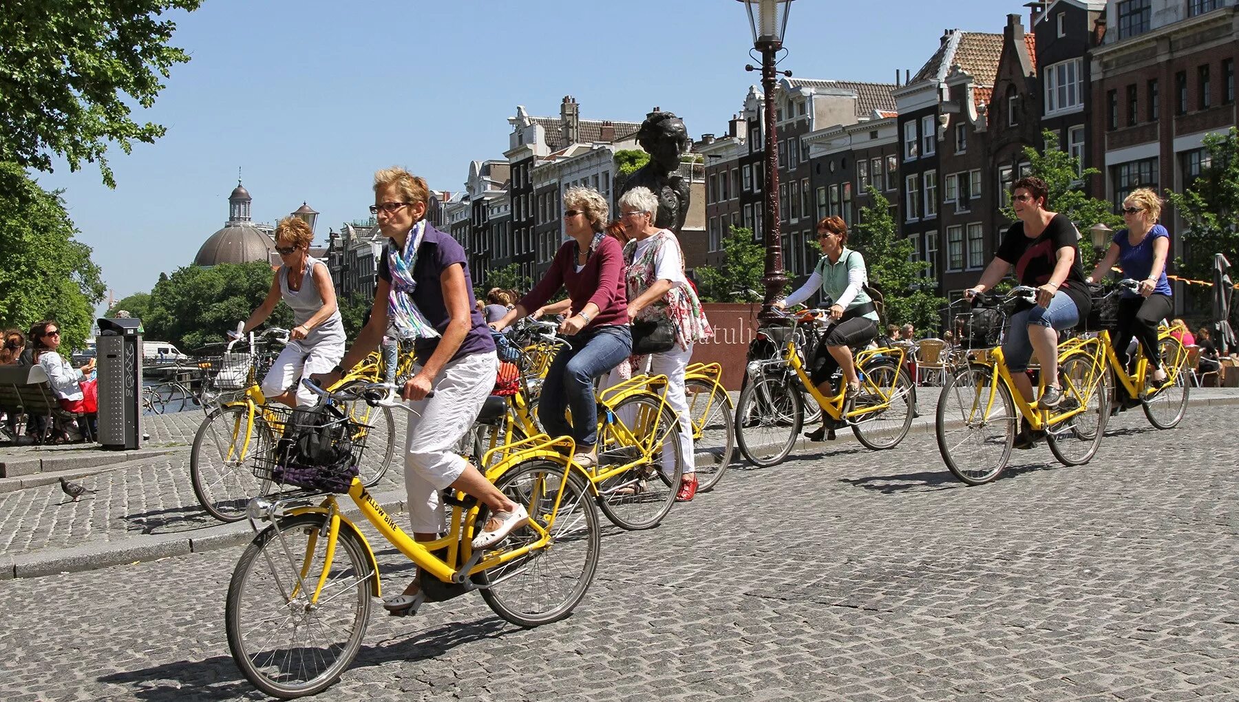 Хорошая жизнь в европе. Амстердам столица велосипедов. Амстердам велодорожки. Амстердам, город в Нидерландах велосипедная. Велосипеды в Нидерландах.
