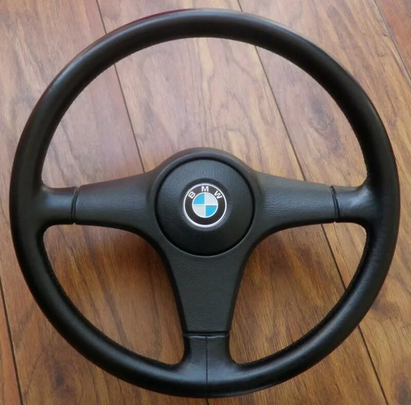 28 28 535. Руль Nardi BMW e36. Руль Nardi BMW e34. BMW e30 Momo Steering Wheel. Руль m Tech 3 BMW e34 Nardi.