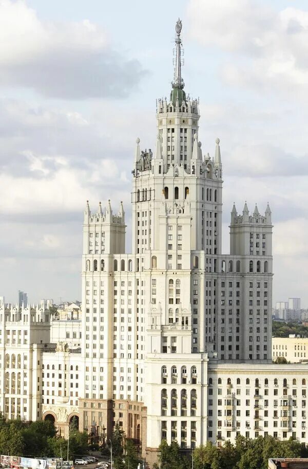 Высотка на котельниках. Москва слезам не верит дом высотка. Дом на кудринской площади москва слезам не верит. Москва слезам не верит кудринская площадь 1. Высотка москва слезам.