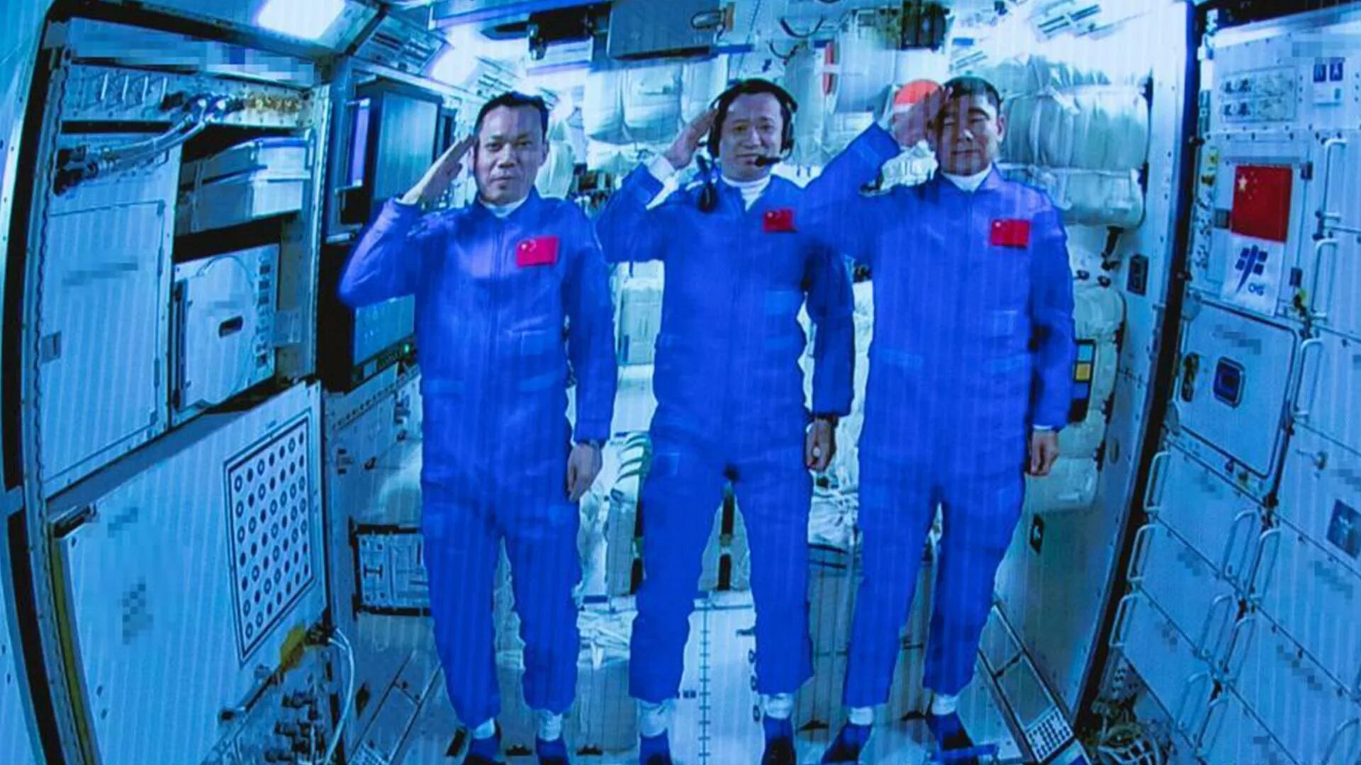 Станции в китае. Авейтань станция в китае. Тяньхэ (модуль китайской космической станции). Китайская космическая станция тяньгун-3. Чунцин город в китае железная дорога.