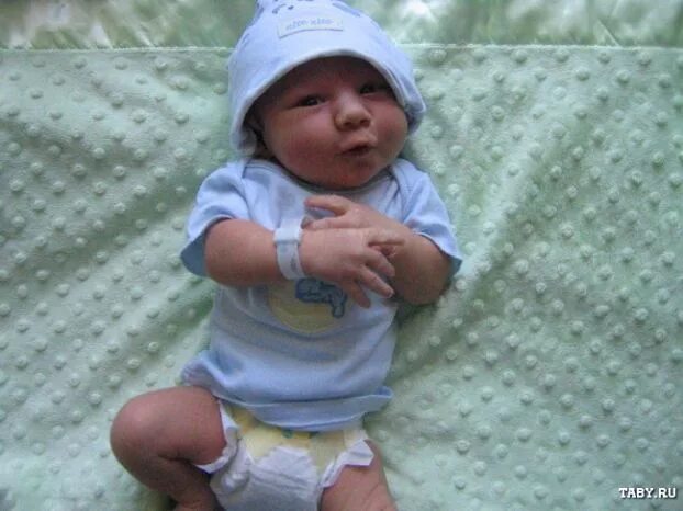 Новорожденные армянские дети. Новорожденный ребенок армянин. Армянский грудной ребенок. Фото новорожденных детей армян.