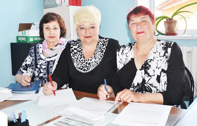 Соцзащита центр района волгоград. Красногвардейская црб бирюч. Березкина татьяна викторовна соцзащита. Центральная района больница г бирюч. Соцзащита муромцево.