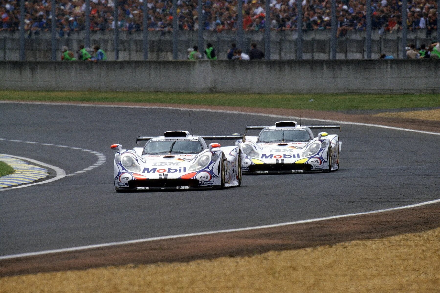 Двигатели ле ман. Порше 911 ле ман. porsche 24 lemans. porsche lemans 1998. 24 часа ле-мана порше.