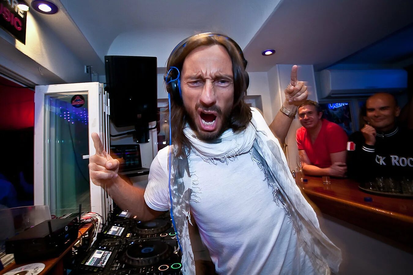 Диджей боба. Боб синклер и дэвид гетта. Кри́стоф ле фриа́н. Bob sinclar в молодости. Диджей боба видео концерт.