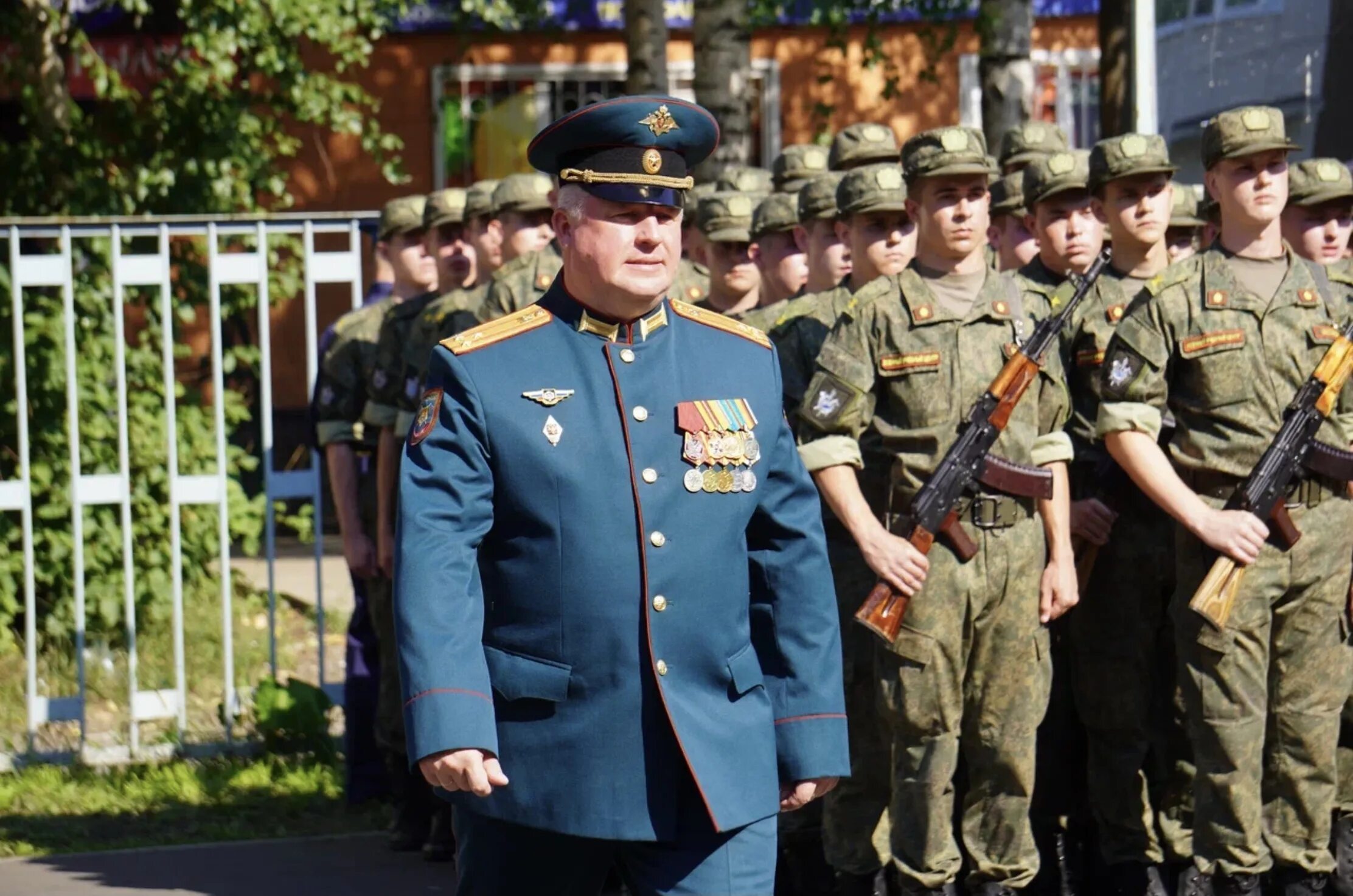 Исполнить воинский долг. За образцовое исполнение воинского долга.