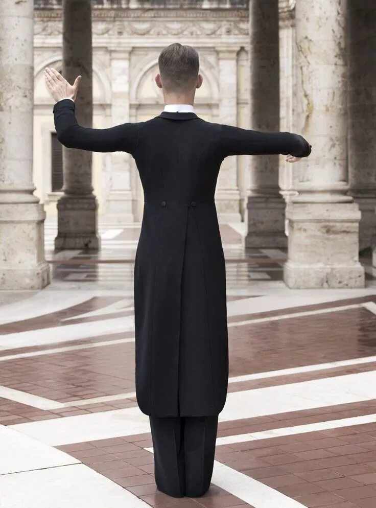 Стандарт бальные танцы фрак. Фрак танцевальный для бальных танцев. Фрак для бальных танцев. Смокинг для бальных танцев. Фрак мужской для бальных танцев.