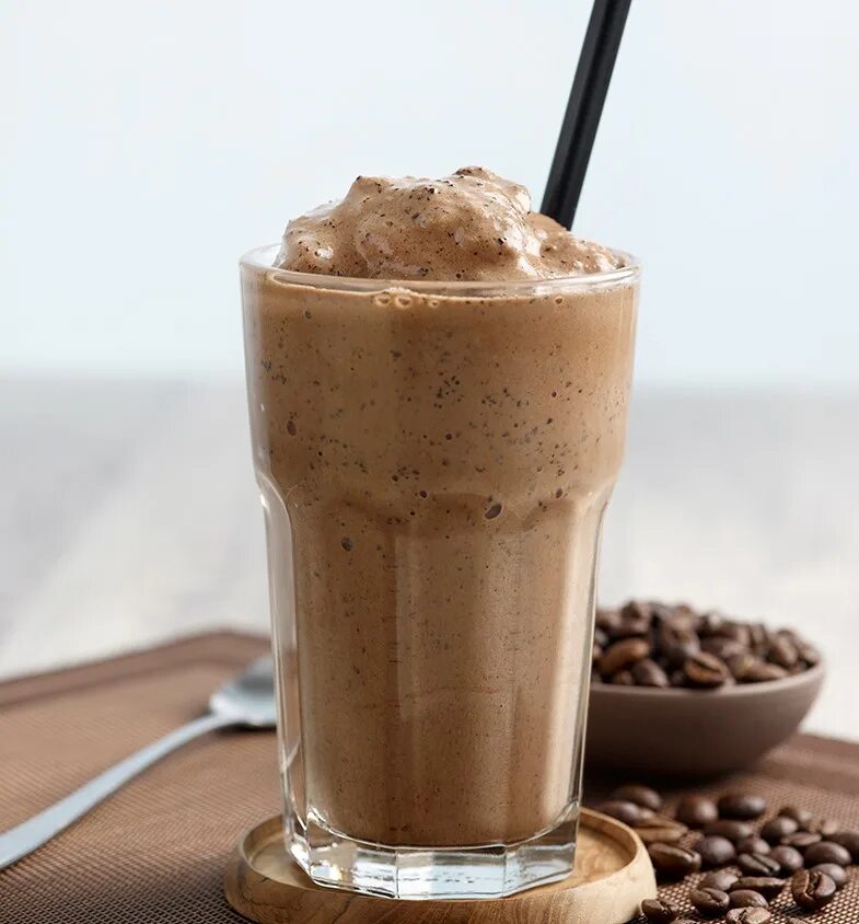 Фраппе айс латте. Коктейль латте. Коктейль латте. Фраппе мята шоколад. Айс латте.