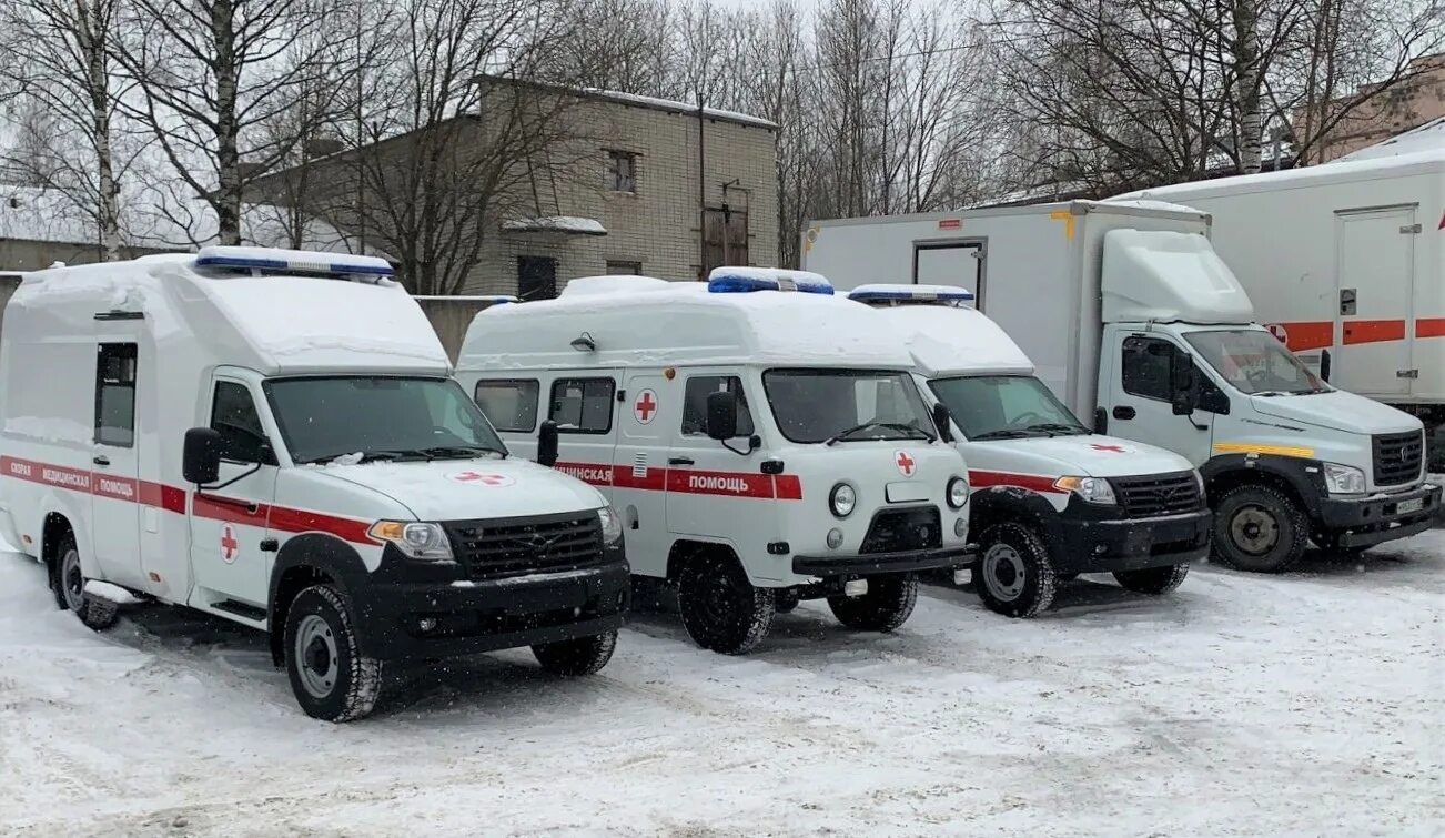 Машина скорой помощи. Автомобиль скорой медицинской помощи. Машины скорой помощи России. Автопарк скорой помощи.