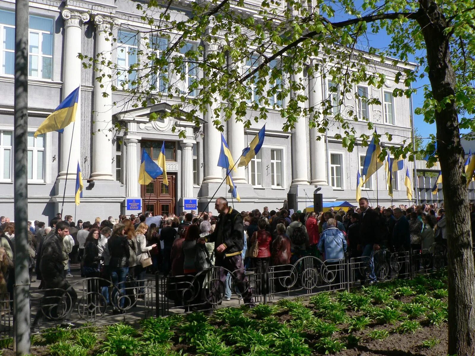 чернигов украина. разрушенные здания в украине. ситуация в чернигове сейчас. чернигов сейчас. чернигов события.