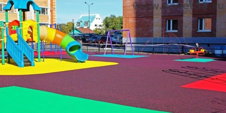Как называется резиновое покрытие на детских площадках. Резиновое покрытие для детских площадок. резиновое покрытие на детской площадке. детская площадка с резиновым покрытием. каучуковое покрытие для детских площадок.