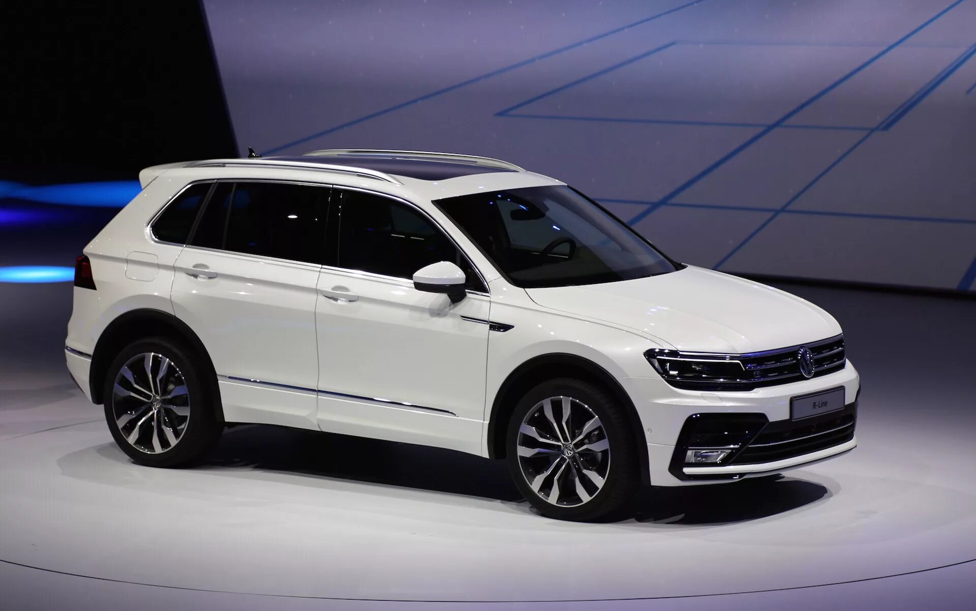 Новый volkswagen tiguan. Volkswagen Tiguan New. Фольксваген Тигуан 2017. Фольксваген Тигуан новый. Volkswagen Tiguan 2017 г..