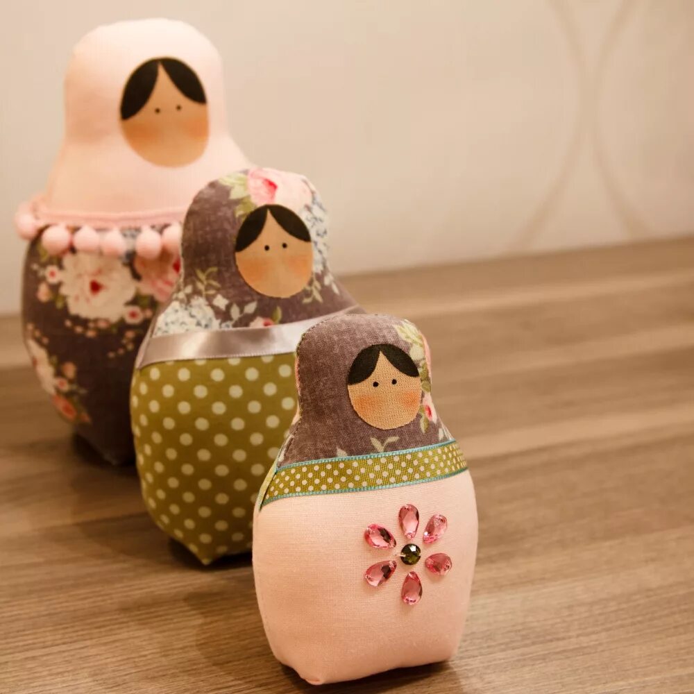 Матрешка ткани. Бабушкины матрешки. Прихватка "матрешка". Сшить матрешку из ткани. Поделка матрешка.