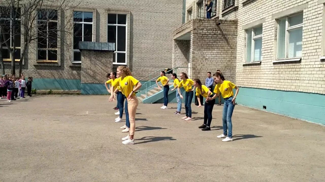 Директор моу сош 32 подольск. Школа 8 саянск. Школа 32 томск учителя. Школа 32 краснодар. Родниковская школа 32.
