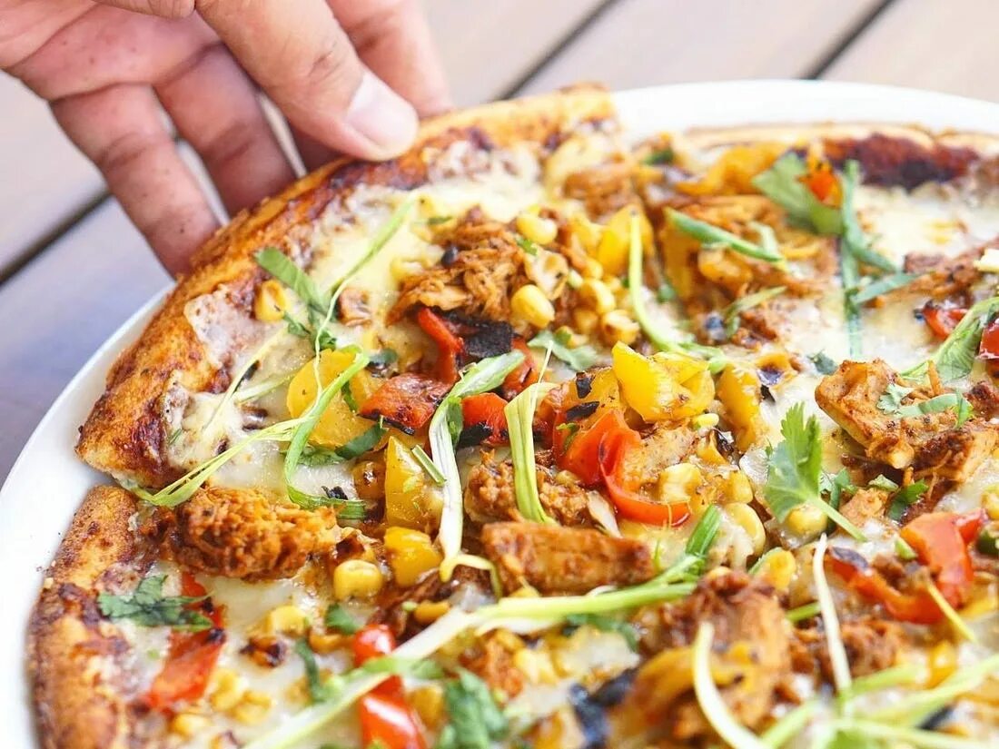 Пицца китчен. Калифорнийская пицца. Пицца китчен. Пицца курица карри. Пицца калифорния.