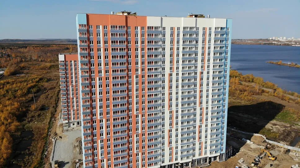 Жк бульвар молодежи академгородок. Многоэтажный дом на сваях. Жск лесной сочи. Жск троицк. Жск лесная троицк москва.