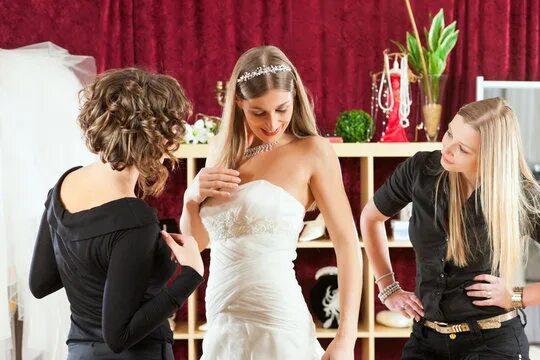 Подготовка к свадьбе фото This is great shot to remember some of the "glamour" of your wedding day! Weddin