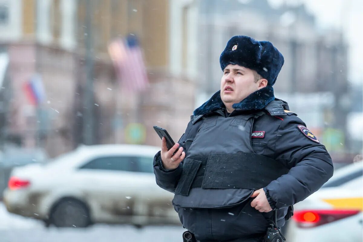 Почему бывший полицейский. Полицейский. Российский полицейский. Полиция Москвы. Полицейский Москва.