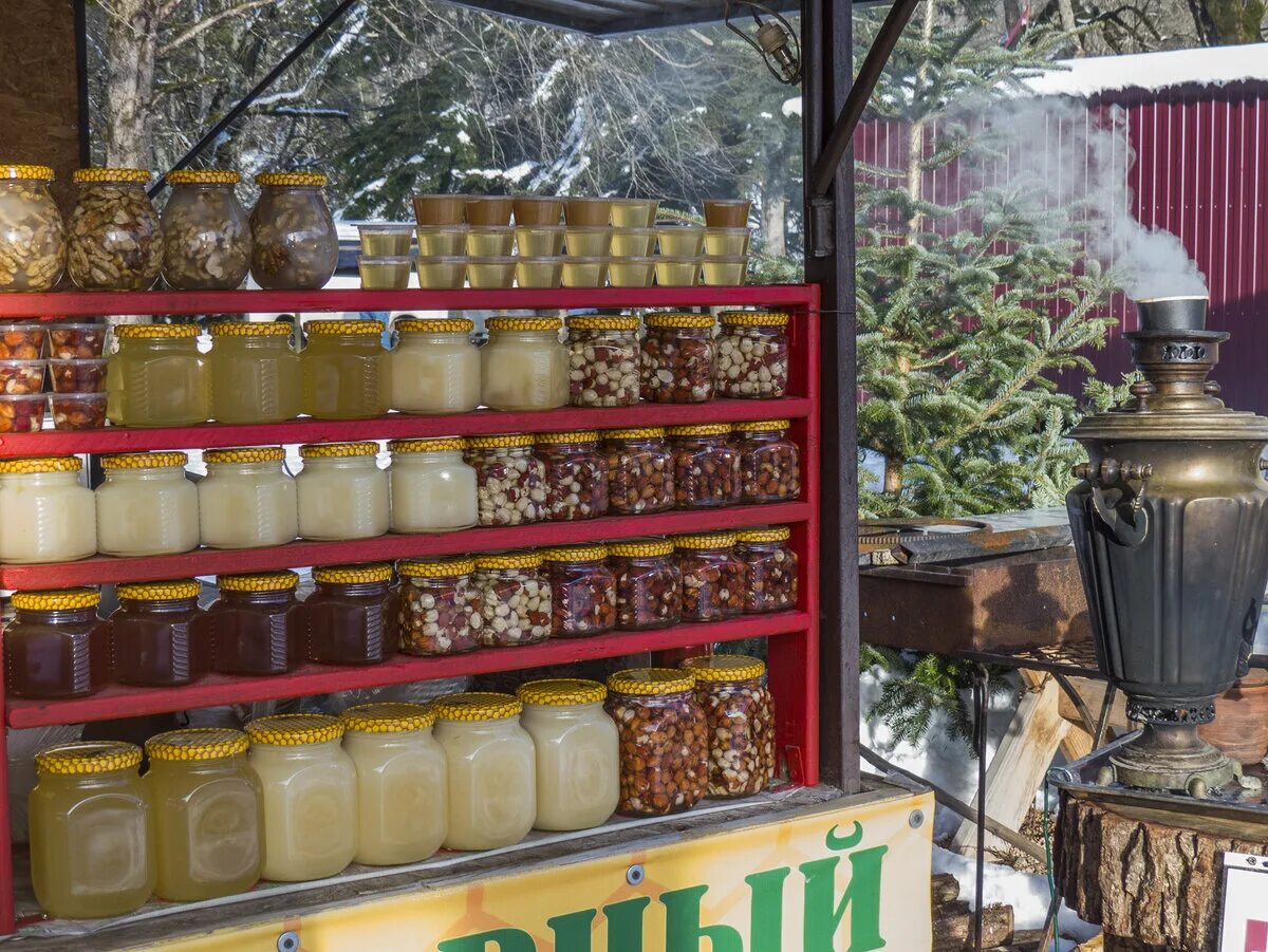 Адыгея сувениры. Что привезти из адыгеи. Адыгея сувенирный рынок. Сувениры из адыгеи. Адыгея сувенирный рынок.