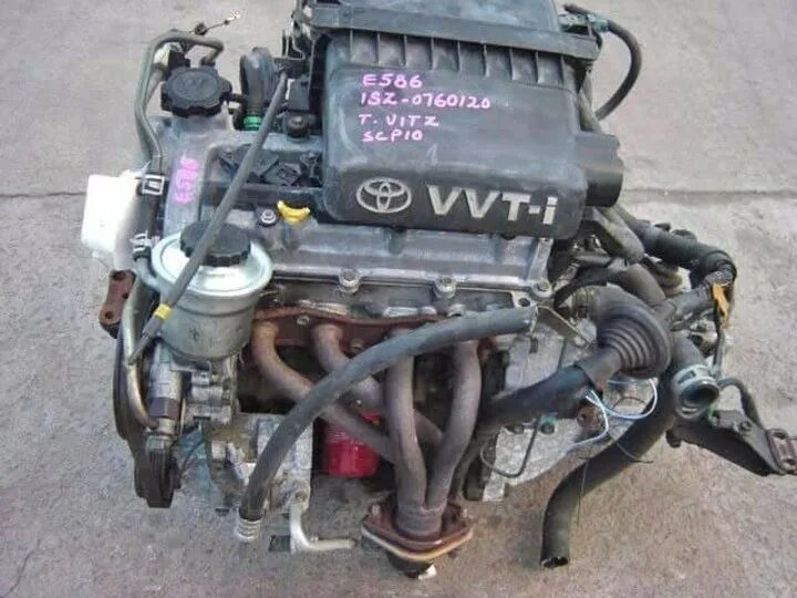 Двигатель тойота витц 1.3. Двигатель 1sz-Fe Toyota Vitz. Toyota Yaris двигатель 1sz-Fe. Двигатель Тойота Витц 1.0 1sz-Fe.