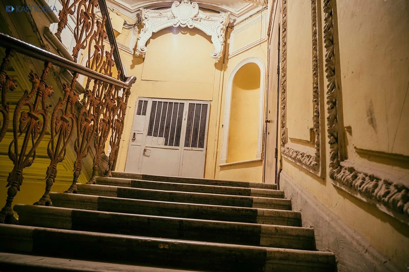 Дом купца петербург. Доходный дом купца елисеева в санкт-петербурге. санкт-петербург доходный дом елисеева наб фонтанки, 64. лифт в доходном доме купцов елисеевых. парадная в доходном доме елисеева.
