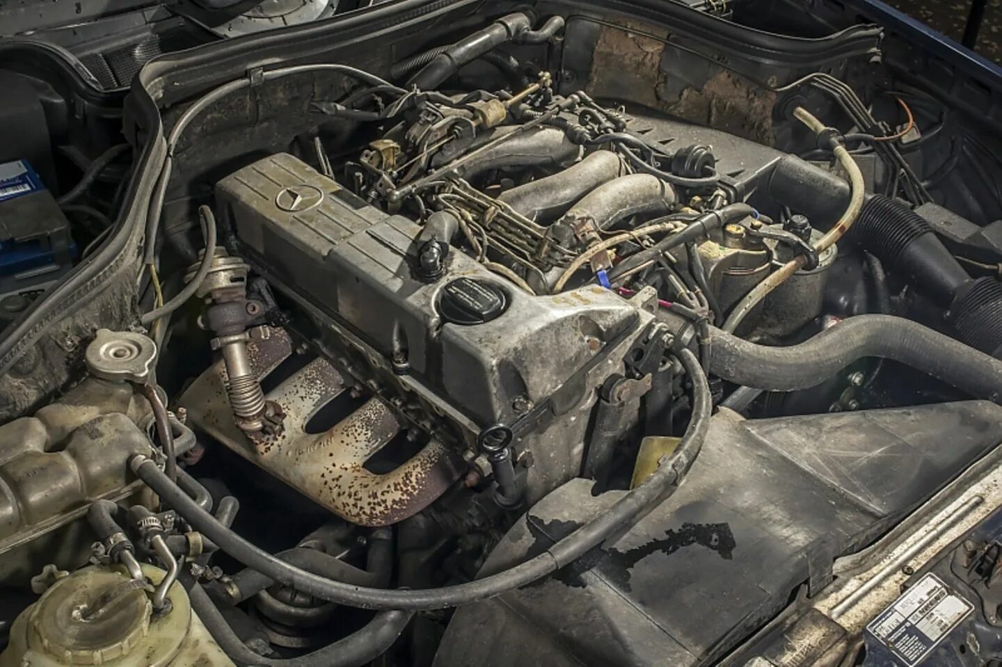 Дизеля w124. Mercedes-benz w124 200d. двигатель мерседес 124 дизель. двигатель мерседес 124 2.0 дизель. мерседес w124 200 мотор.
