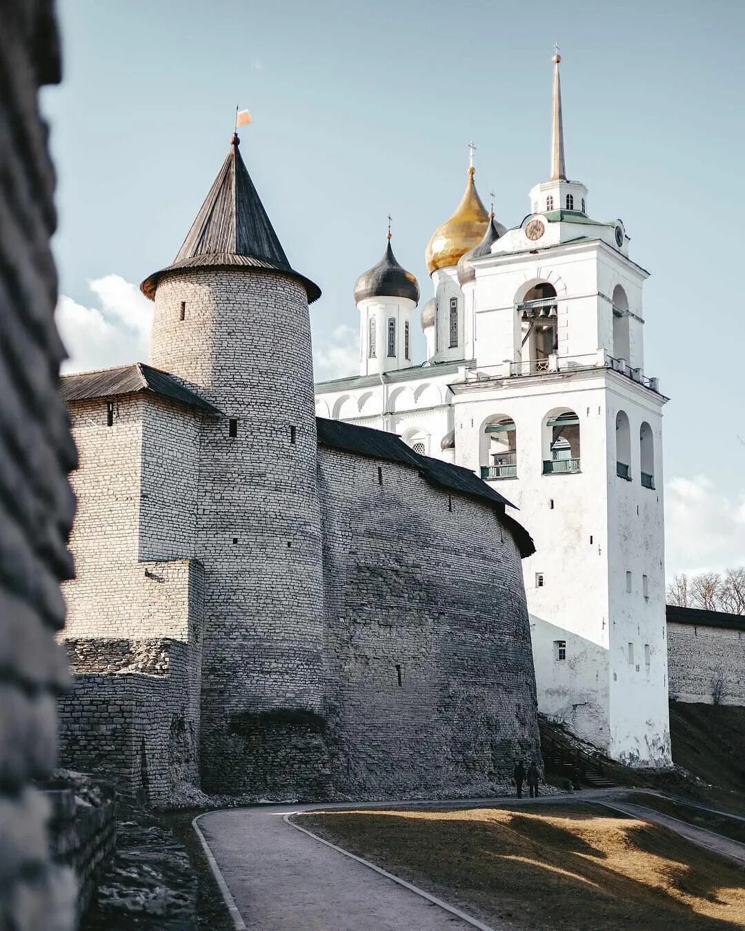 псковский кремль псков фото. тобольс4 кремль. башни пскова кром. псковский кремль кутекрома. псковский кремль приказная палата.