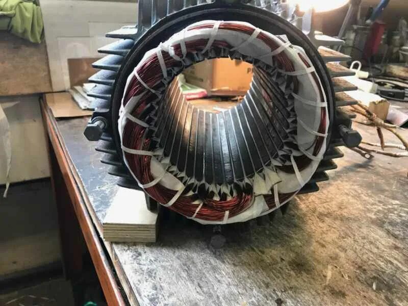 Перемотка москва. Перемотка статора электродвигателя. Перемотка двигателя вытяжки. Перемотка статорной обмотки двигателя. Перемотка электродвигателей в москве.