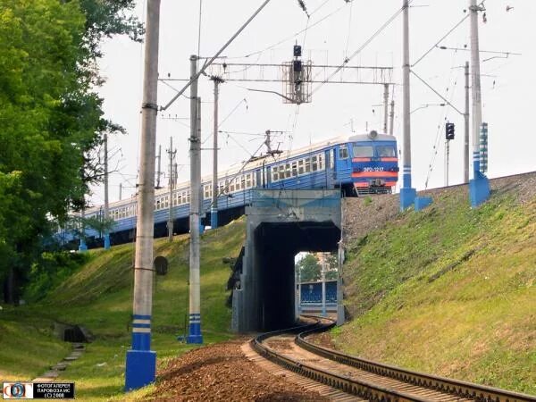 Лось железнодорожный. Панки станция Люберцы 2. Тоннель станция Лось. Тупиковая станция. Станция панки мост.