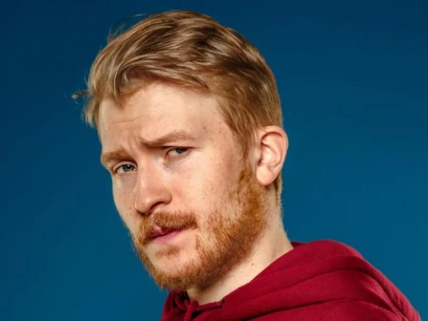 Рыжий стендапер с бородой. Рыжий стендапер с бородой. Стендап комик павел. Stand up евгений чебатков. Рыжий стендапер с бородой.