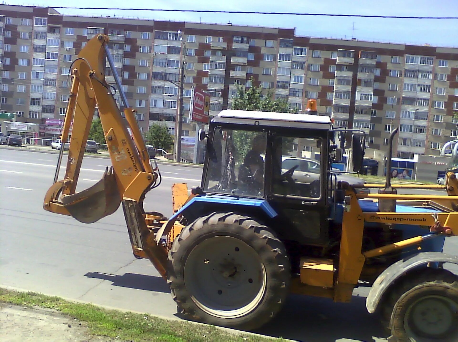 Экскаваторы погрузчики б у мтз. Экскаватор-погрузчик Амкодор 702еа. Погрузчик Амкодор 702. Экскаватор Амкодор 702 еа. Экскаватор МТЗ Амкодор.