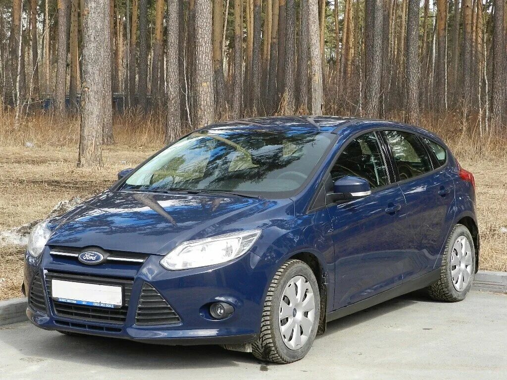 Форд фокус хэтчбек отзывы. Ford Focus 2013. Ford Focus 3. Форд фокус 3 2013г. Ford Focus 3 2013 хэтчбек.