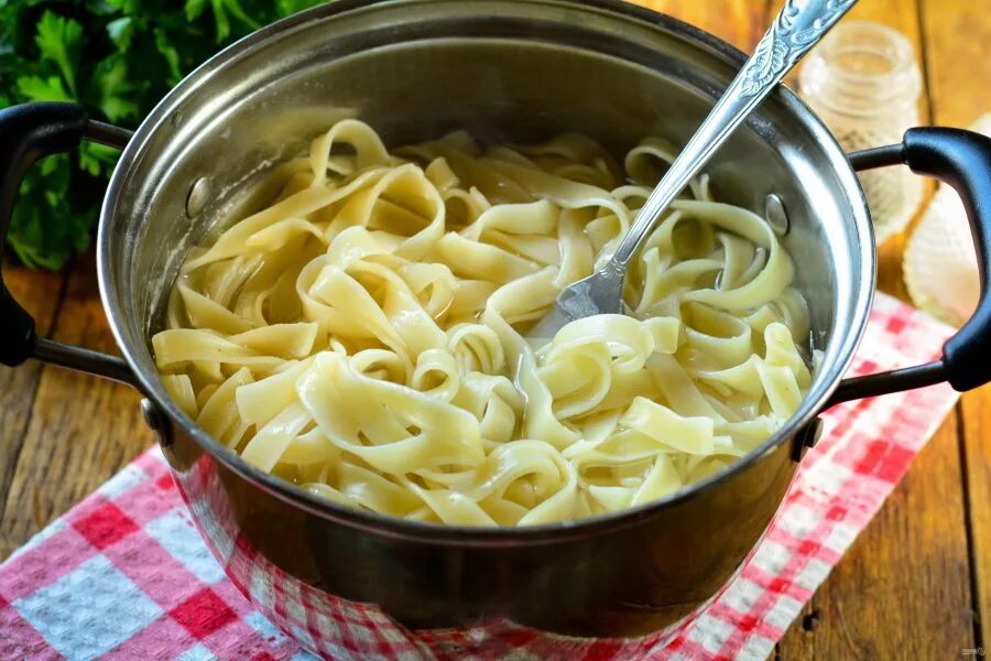 Тесто для спагетти. Как быстро готовить лапшу. Л апа. Как быстро готовить лапшу. Как быстро готовить лапшу.