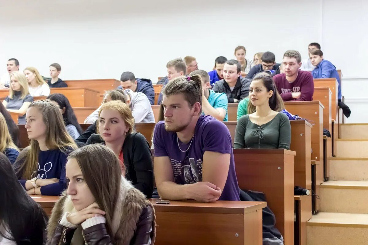Студентом не имеющим