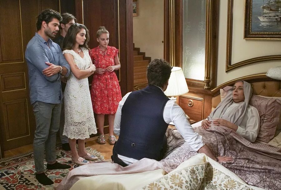 Держи мою руку турецкий. Elimi birakma сериал. не отпускай мою руку турецкий сериал 3. не отпускай мою руку турецкий сериал 5 серия. фериде из не отпускай мою.