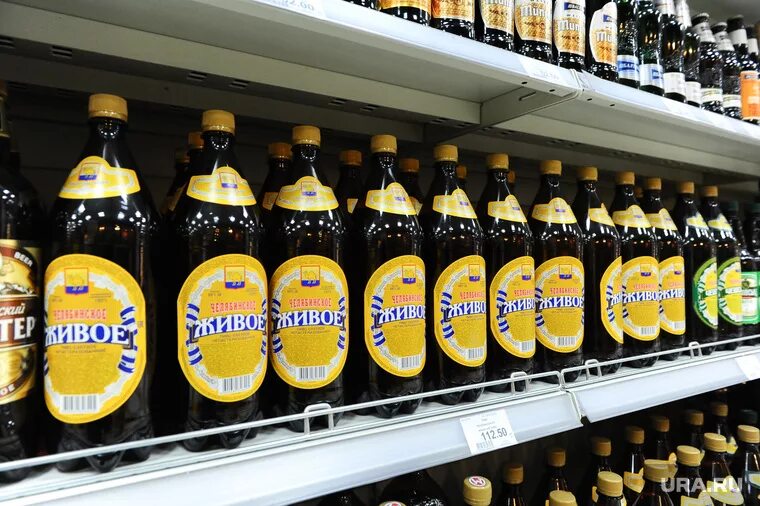 Пиво ассортимент. Магазин импортного пива. Бахетле казань пиво с коноплей. Магазин пива в евпатории. Литра ассортимент.