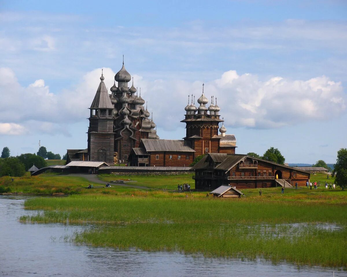 Республика Карелия, остров Кижи. Храм. Музей заповедник Кижи Карелия. Храмовый комплекс в Кижах. Онежское озеро Кижи. Kizhi island