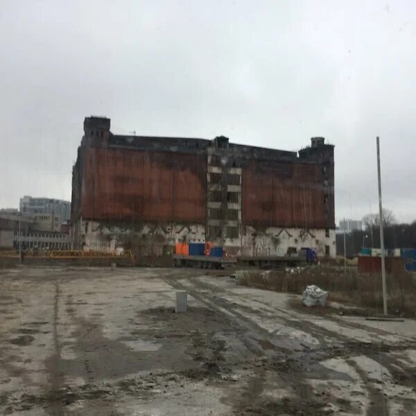 Хладокомбинат санкт петербург. Хладокомбинат № 1. здание. Заброшенный хладокомбинат 1 Санкт-Петербург. Хладокомбинат 1 Черниговская ул 15 архив.
