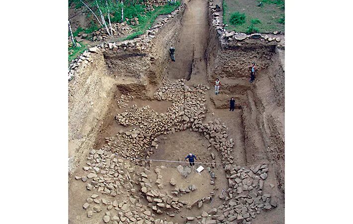 новосибирский археологический музей. 2009 раскопки захоронений в мерзлоте. танкеевский могильник раскопки 2019. раскопки 2021. разъезд иня памятник археологии.