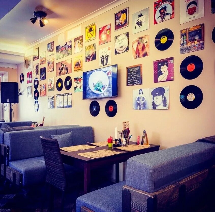 White star новокосино. Star lounge. Star lounge римская. White star бар. White star логотип кальянная.