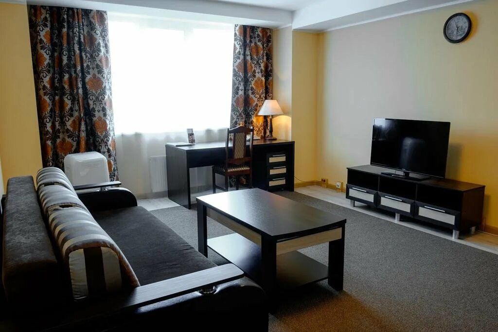 Гагарин комсомольская ул. Гостиница гагарин сайт. Гагарина гостиница гостиница южно сахалинск. Гагарин гостиница южно-сахалинск. Гостиница гагарин сайт.